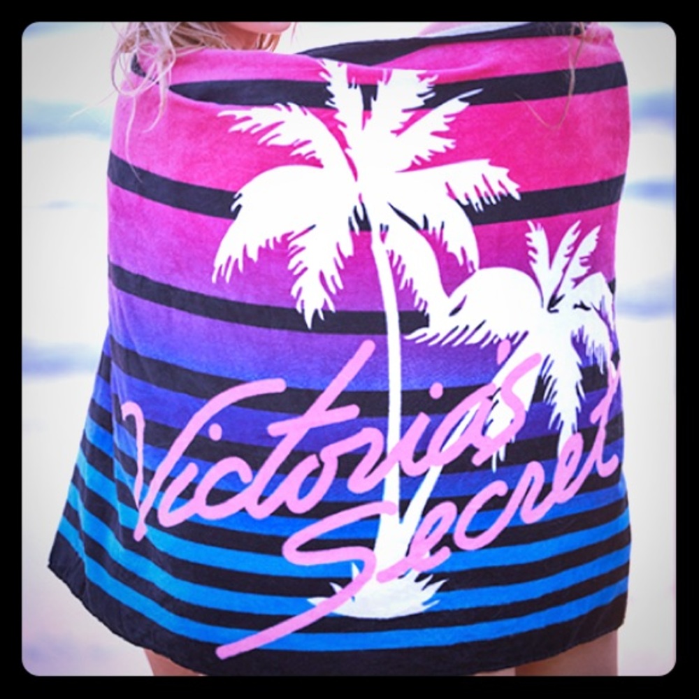 NWT VS beach towel